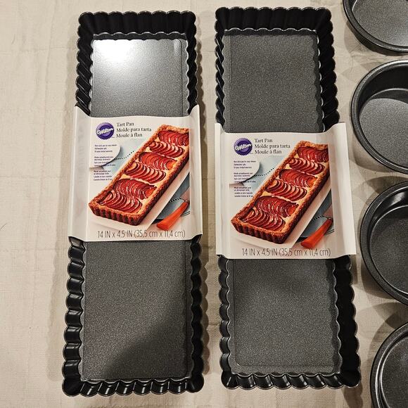 Wilton Oblong Tart Pan-Rectangle NEW Lot of 2 Small Round Baking Dish Lot of 4 - Picture 2 of 5